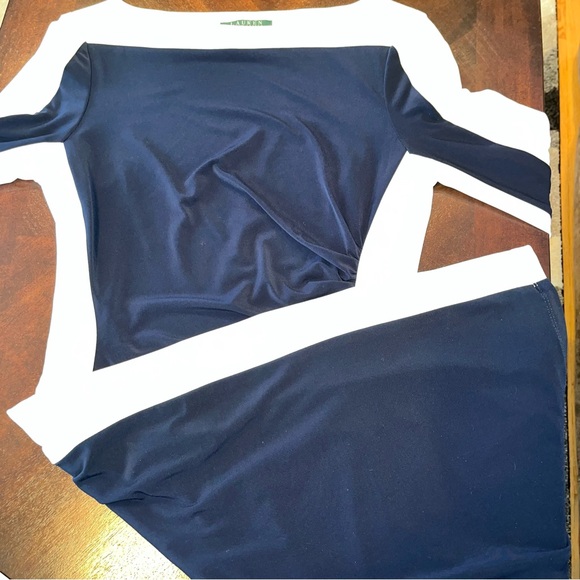 NWT Lauren Ralph Lauren Sz 8
Navy White Sheath Dress Ruched Waist Color Block - Picture 6 of 11
